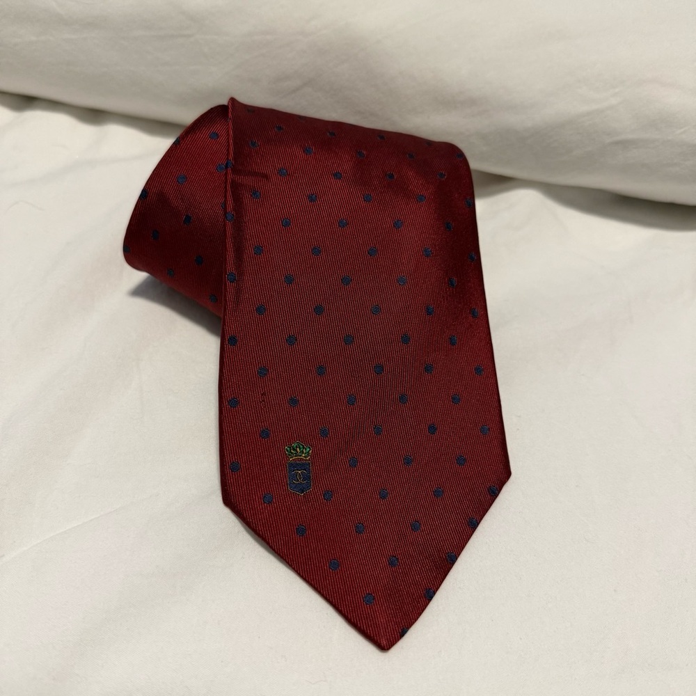 Rare men’s Chanel dot pattern silk tie